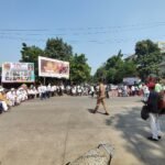 मोदी सरकारविरोधात अमळनेरात रस्तारोको; अर्धा तास धुळे रोड बंद